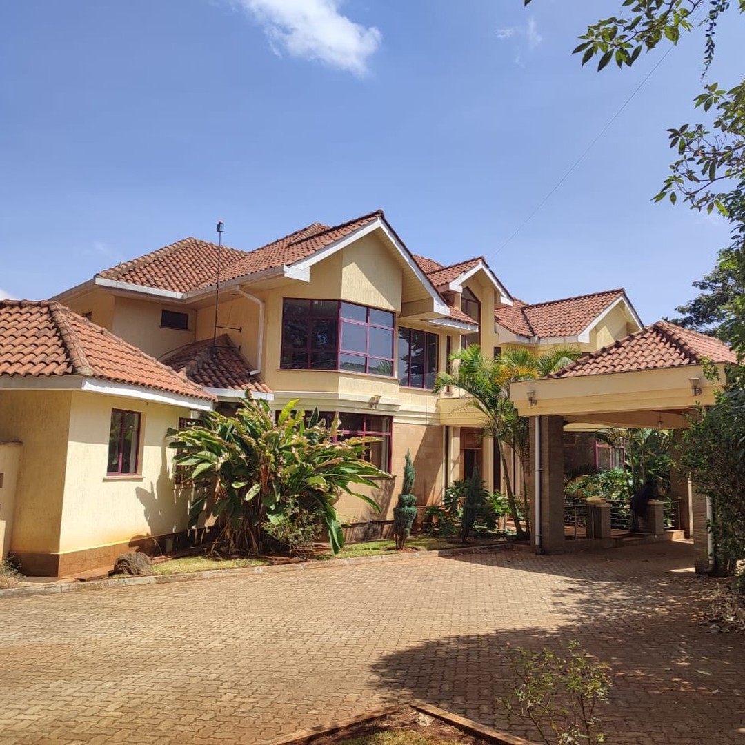 Classy 5 bedroom maisonette plus sq for sale in Karen.