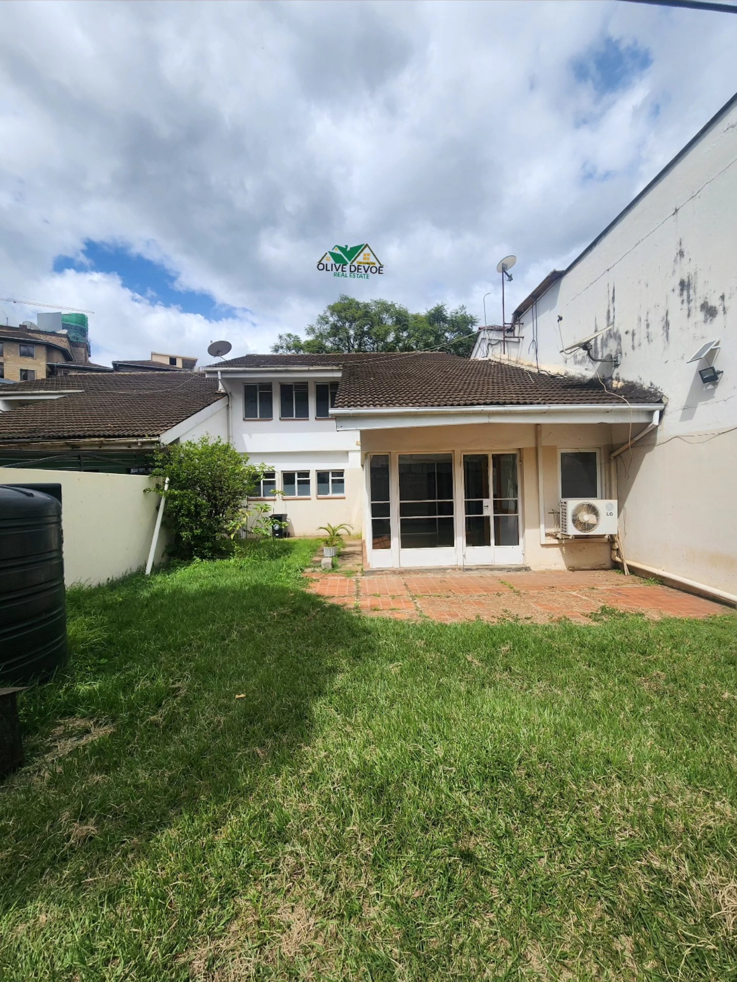 Commercial 3 bedroom Maisonette to let in Westlands