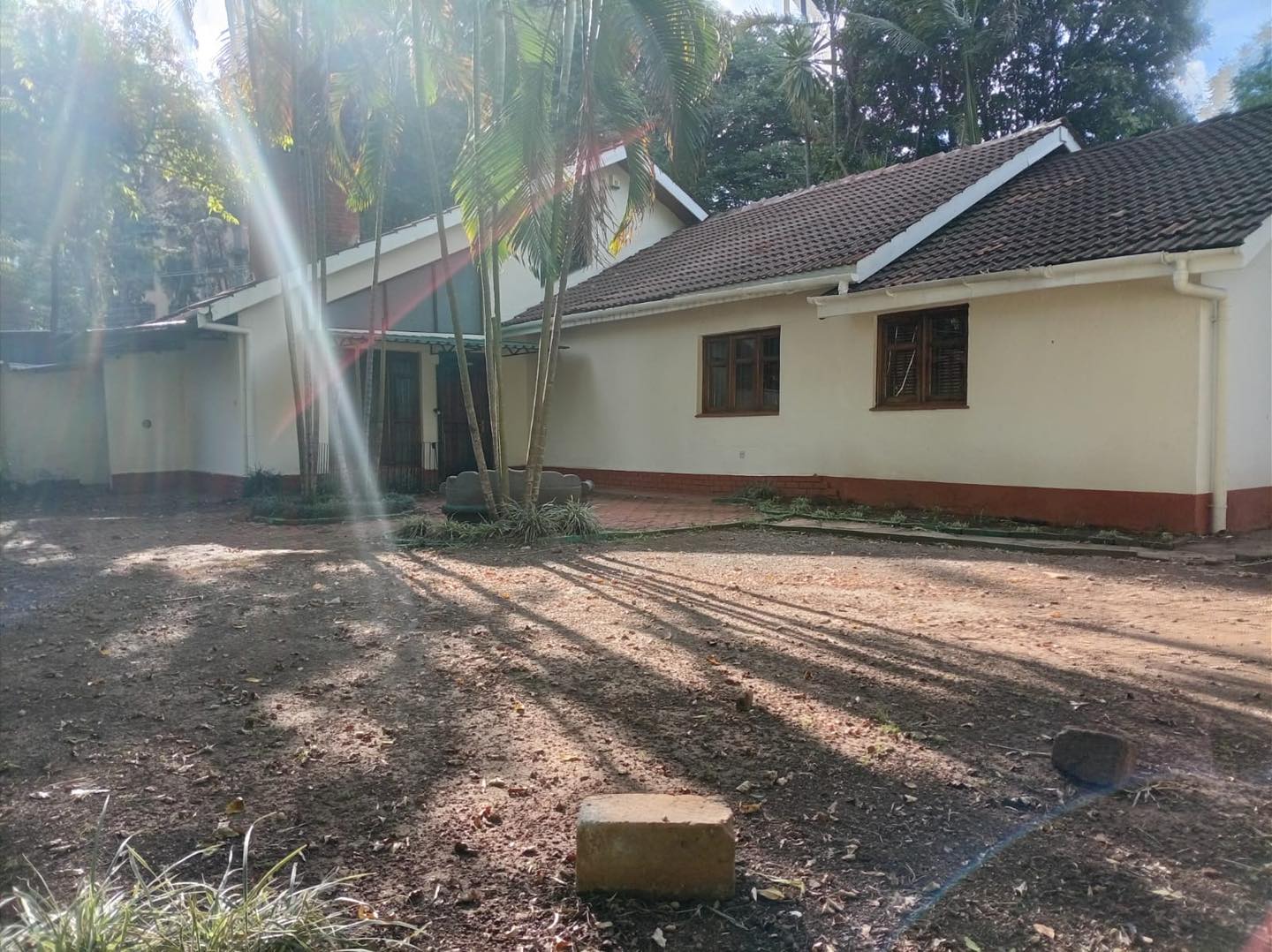 Commercial 4 Room Bungalow For Rent in Kilimani