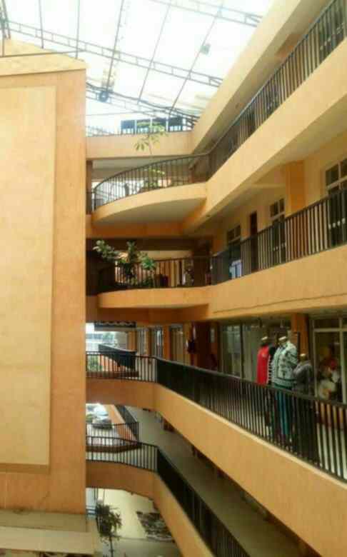 Commercial building shopping mall for sale in Parklands