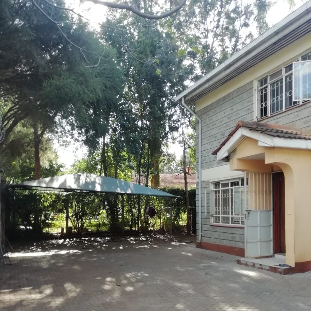 Commercial  / residential  5 bedroom maisonette plus sq to let in Lavington