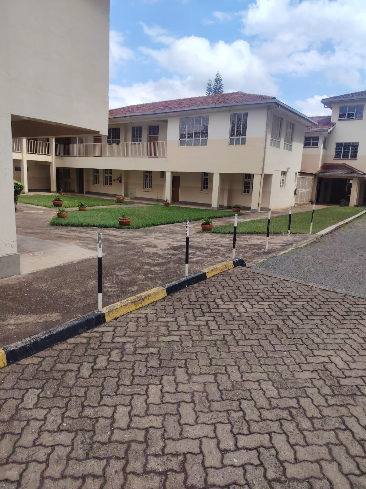 commercial space to let in Hurlingham in Kilimani Image