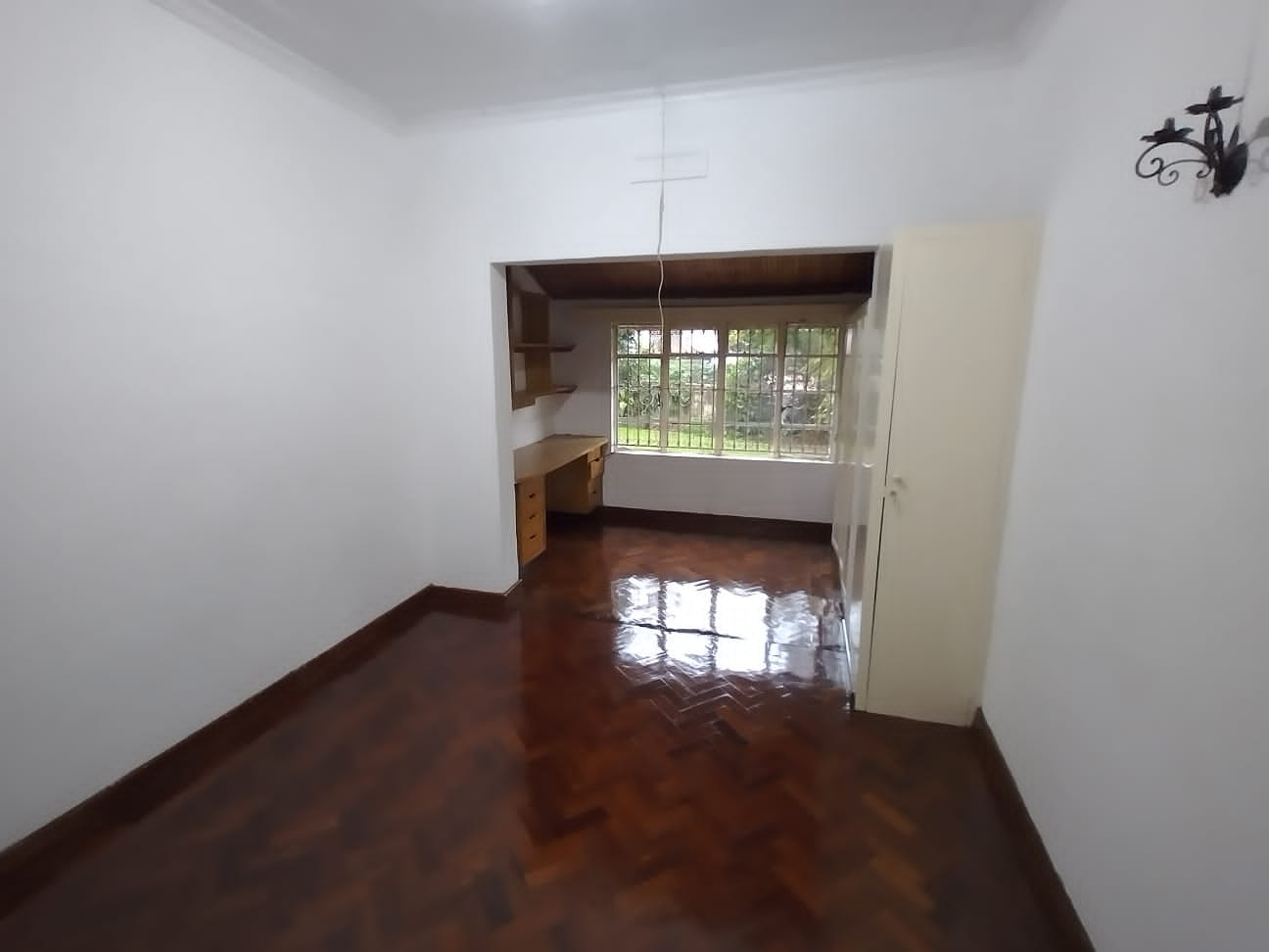 COMMERCIAL/RESIDENTIAL BUNGALOW TO LET WESTLANDS-PEPONI RD.