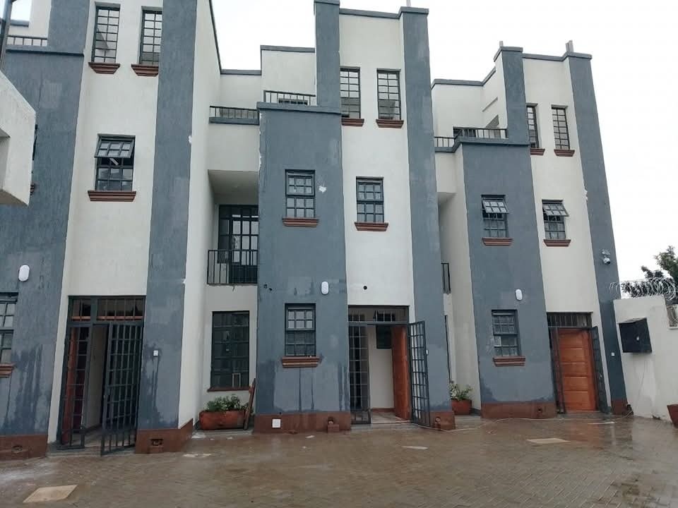 Contemporary 5 Bedroom Townhouse To Let in Lang’ata Image