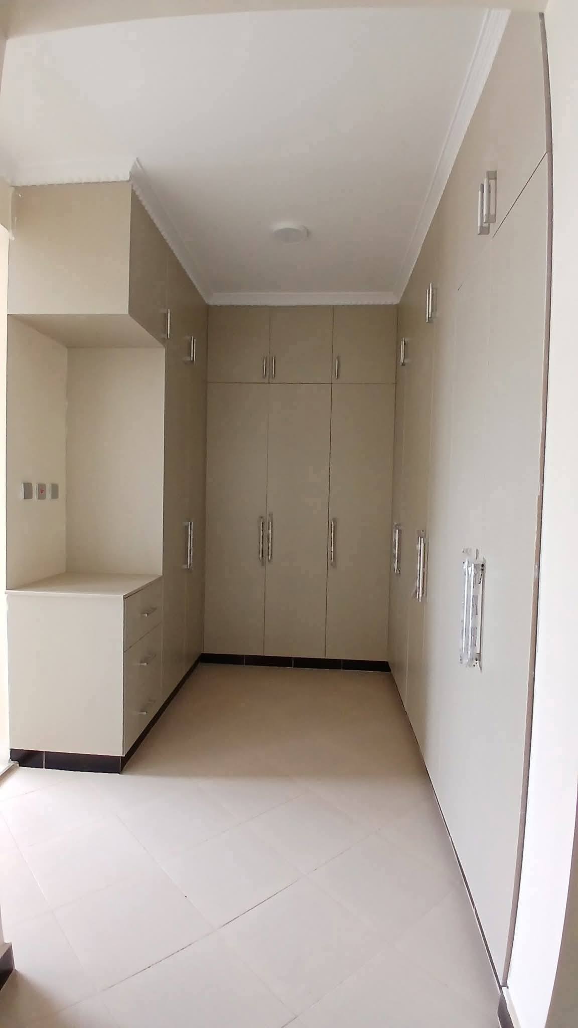 Contemporary five bedroom all ensuite Maisonette plus sq for sale in Syokimau Image