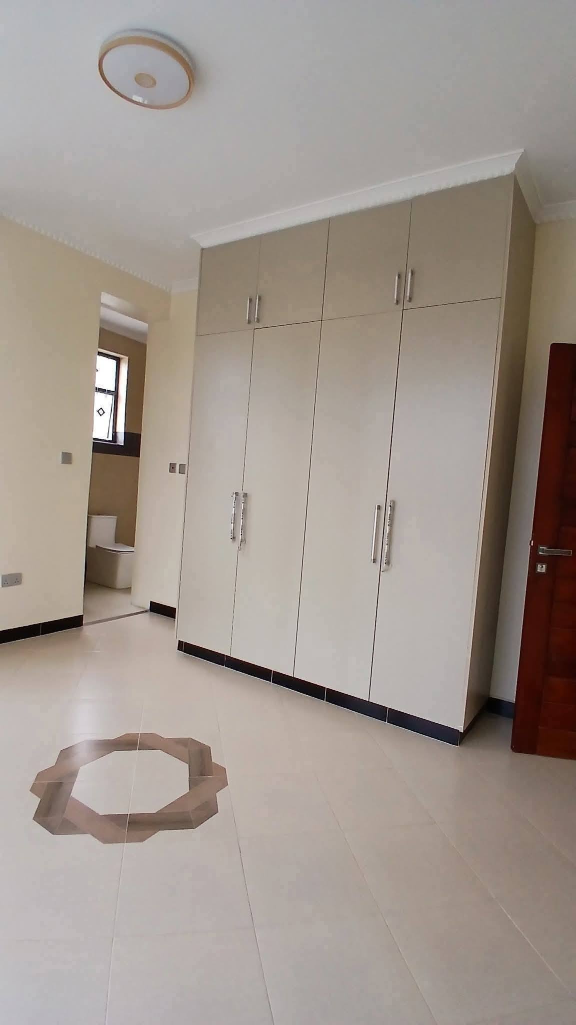 Contemporary five bedroom all ensuite Maisonette plus sq for sale in Syokimau Image