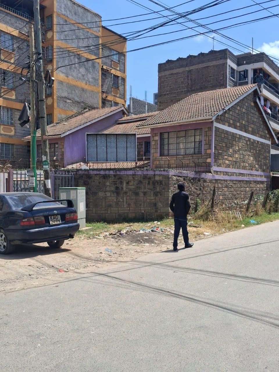 Corner plot in on sale Tena estate (Umoja )