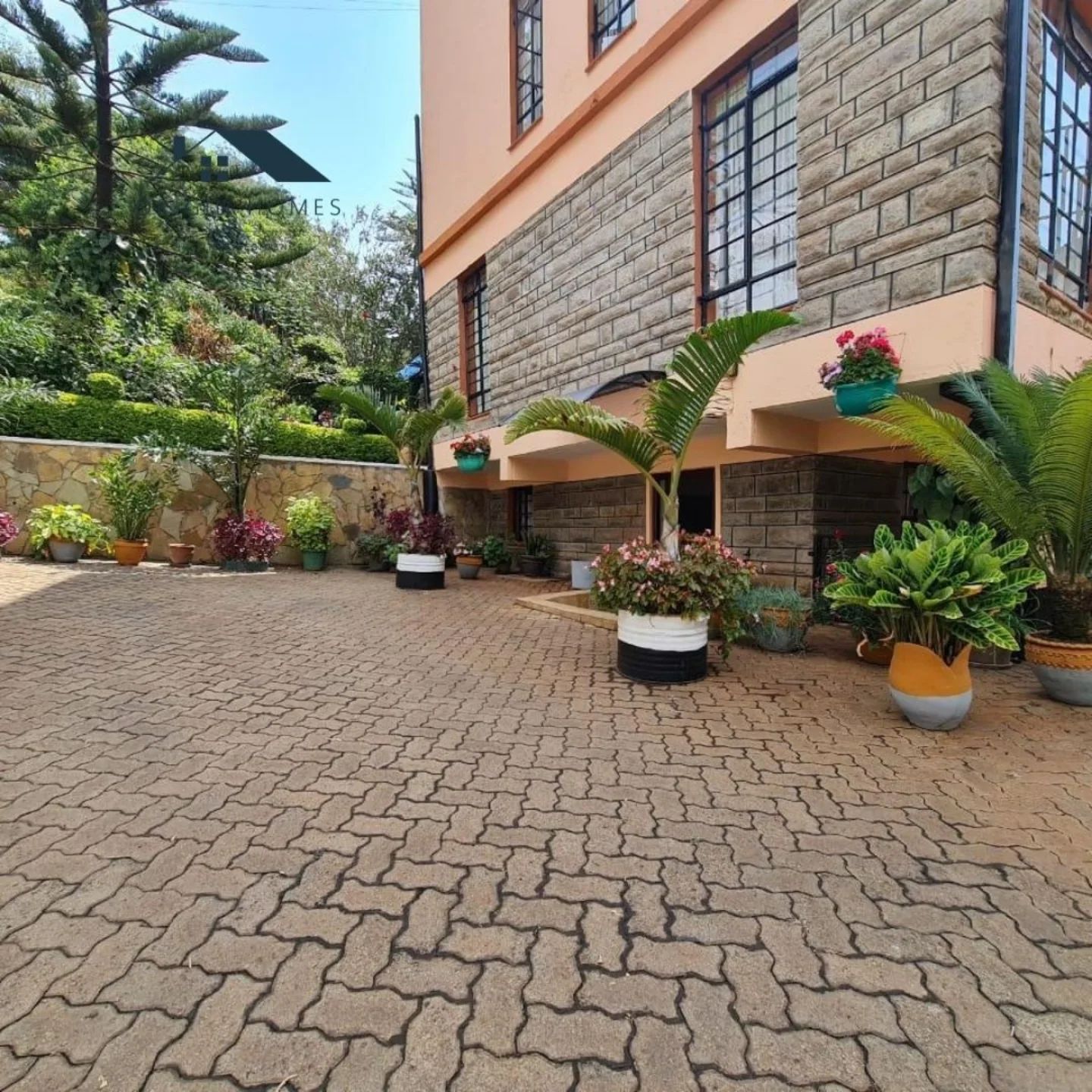 Cozy Furnished Studio For Rent in Kitisuru Image