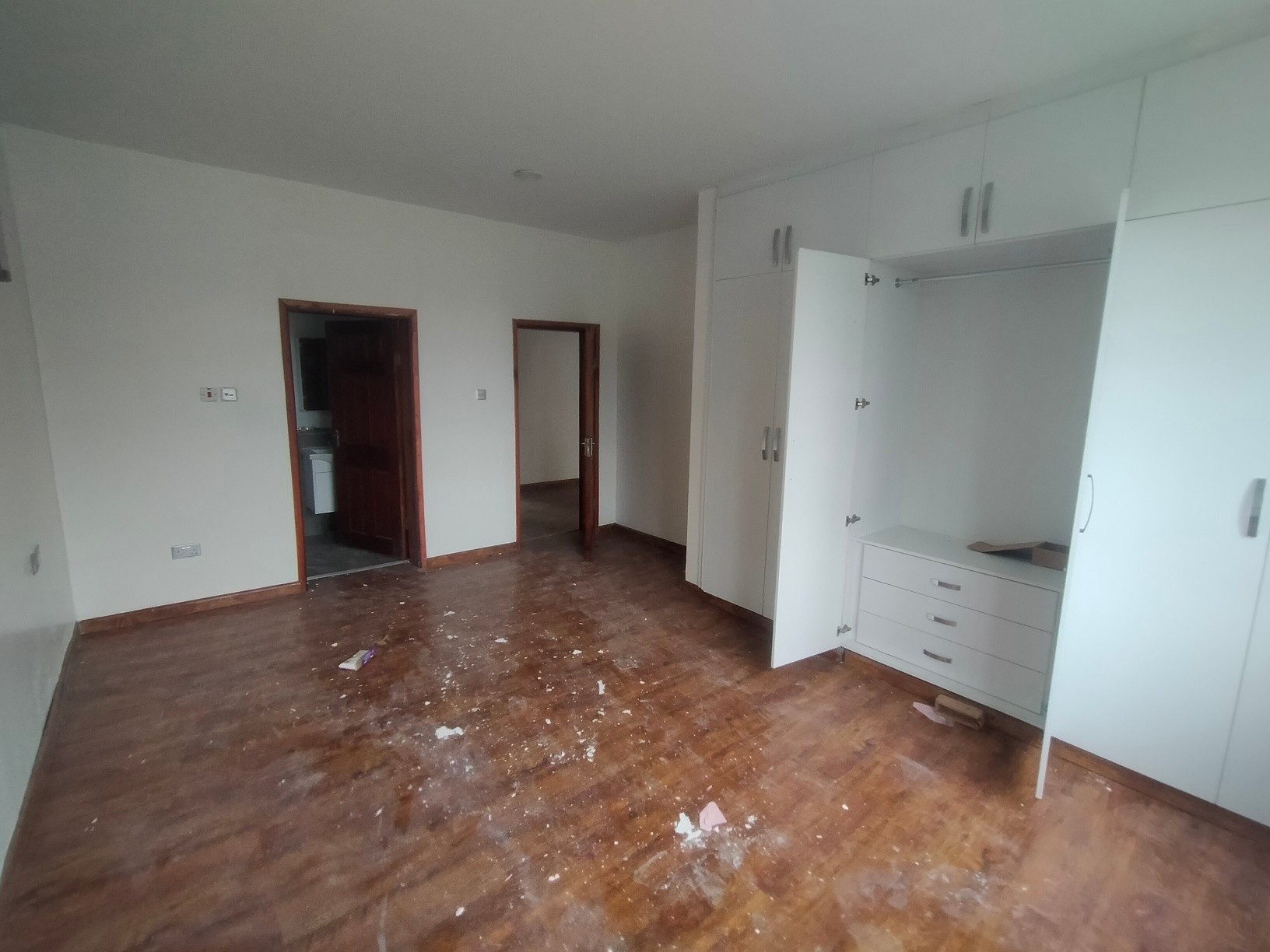 CRAZY GOOD 3 BEDROOM MINI APARTMENT TO LET IN KAREN Image