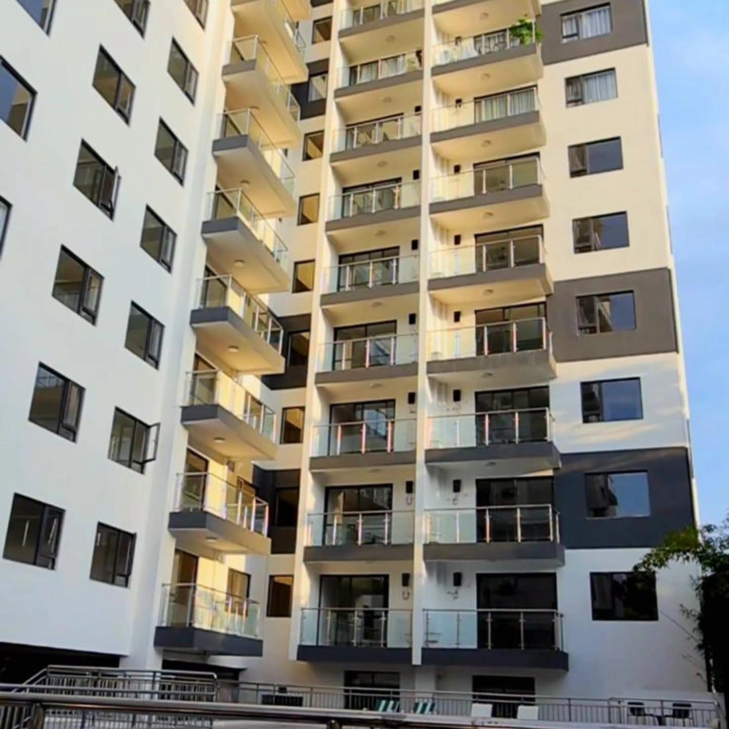 DELUXE 1 BEDROOM FULLY FURNISHED APARTMENT TO LET IN WESTLANDS