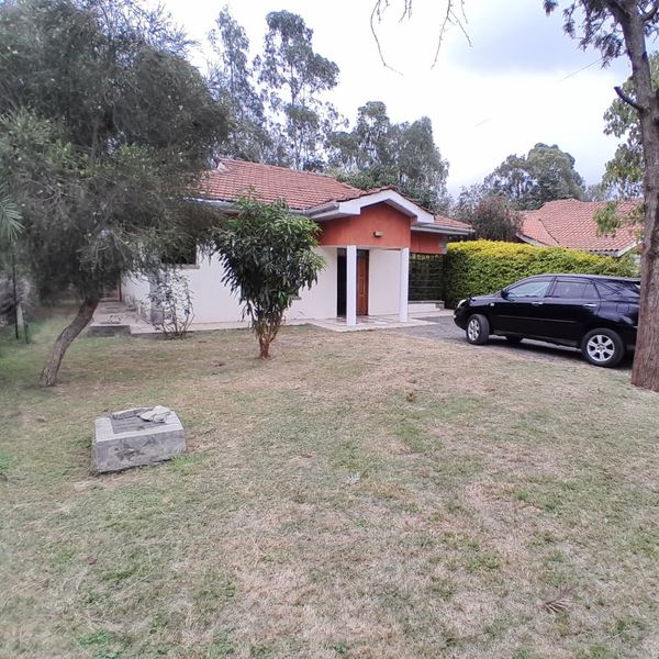 Elegant 2 bedroom bungalow to let in Karen