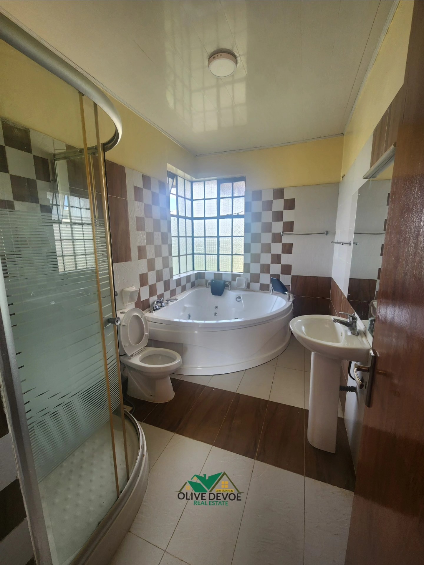Elegant 3 bedroom + DSQ apartment to let in kilimani Image
