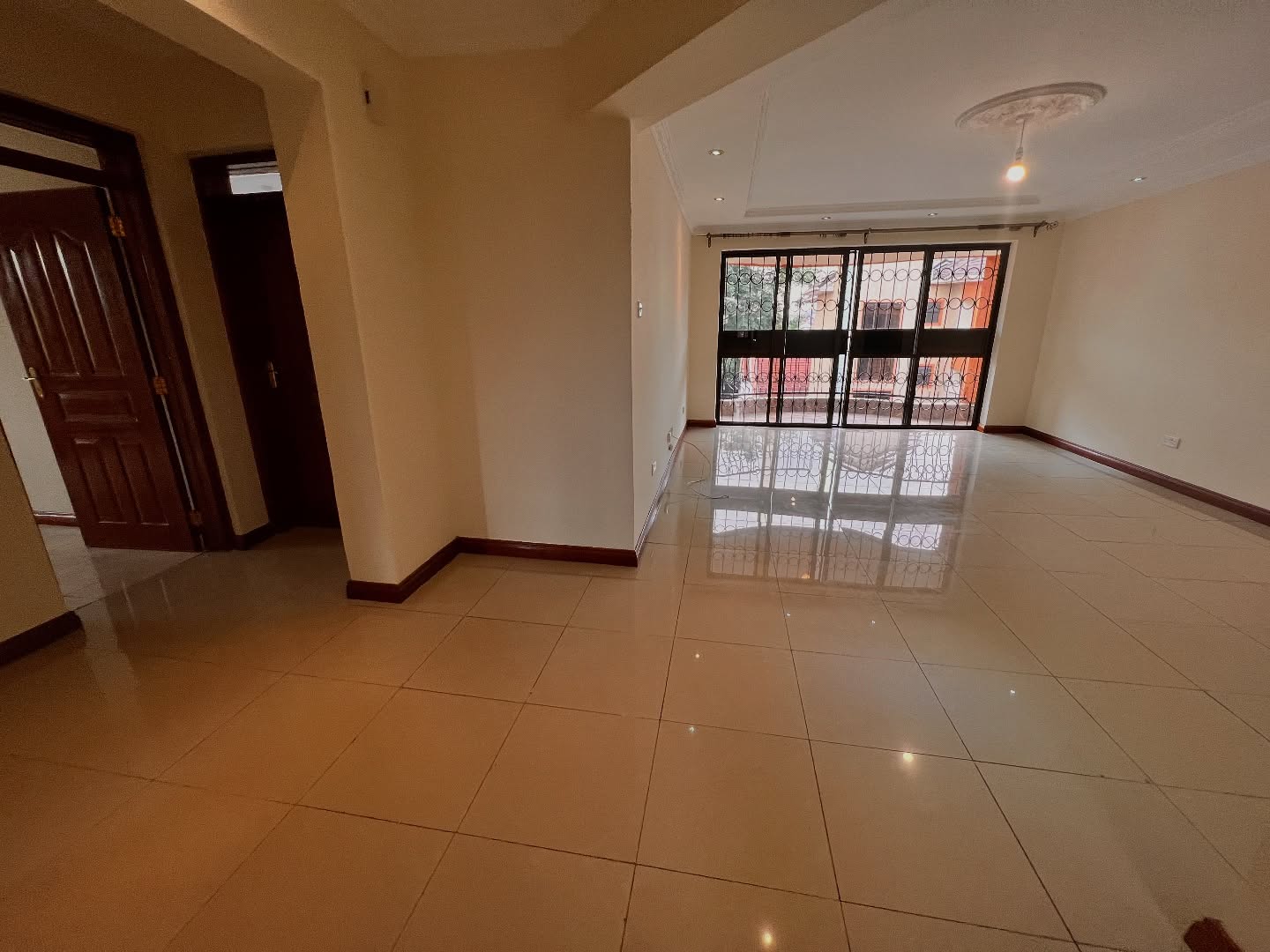 Elegant 3 bedroom plus dsq apartment to let in Lavington Image