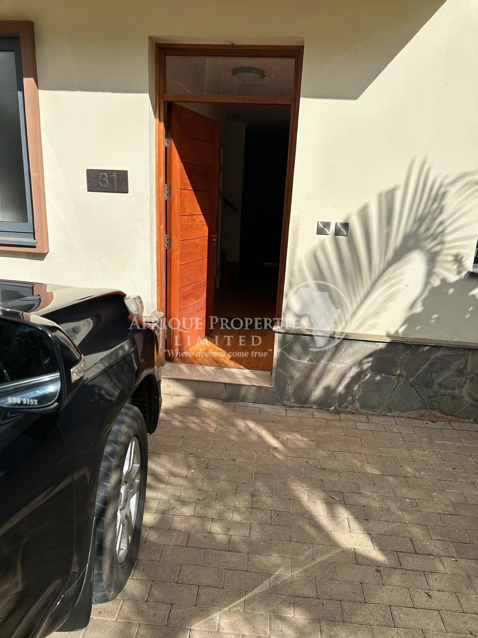 Elegant 4 Bedroom Maisonette For Sale in Garden City