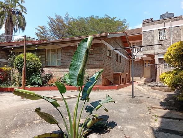 Elegant 4-Bedroom Maisonette + Self-Contained SQ To Let in Karen Image