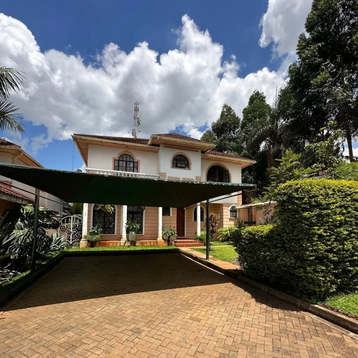 Elegant 4 bedroom villa for sale in Kiambu Road Image