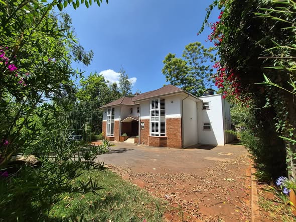 Elegant 5-Bedroom  All En-Suite Maisonette To Let in Rossyln Area