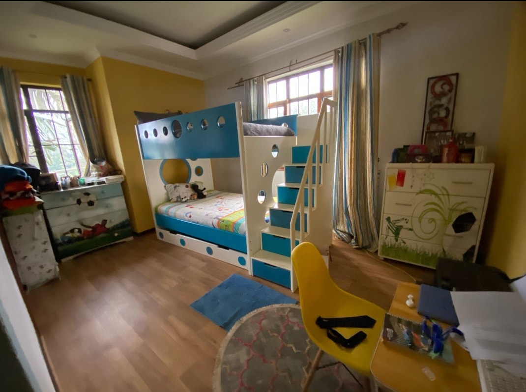 Elegant 5-Bedroom Maisonette For Sale in Old Runda Image