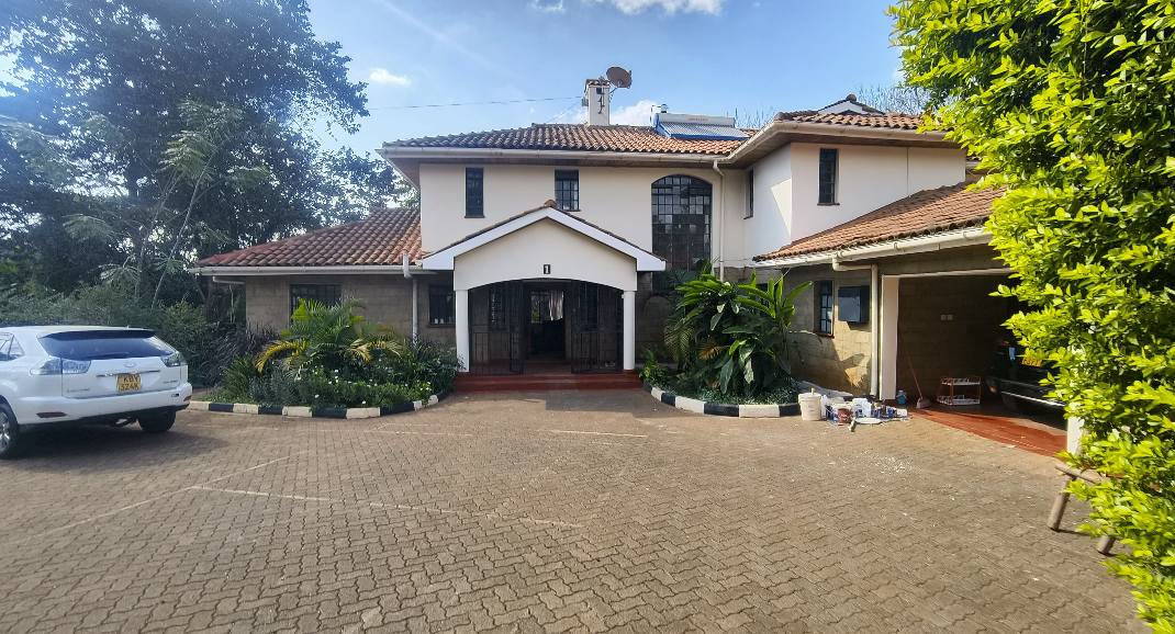Elegant 5 Bedroom Maisonette Plus Dsq For Sale in a  Gated Community in Runda