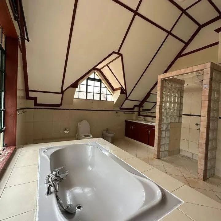 ELEGANT 5-BEDROOM MAISONETTE TO LET IN KAREN