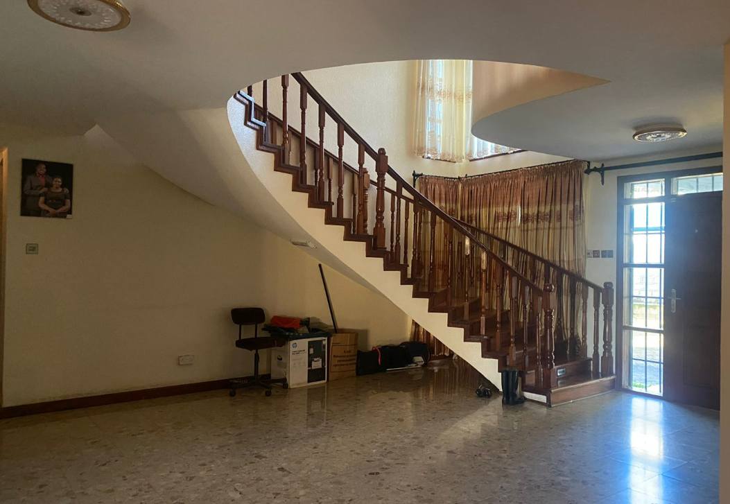 Elegant 5-Bedroom Maisonette with DSQ for Sale in Old Kitisuru Image