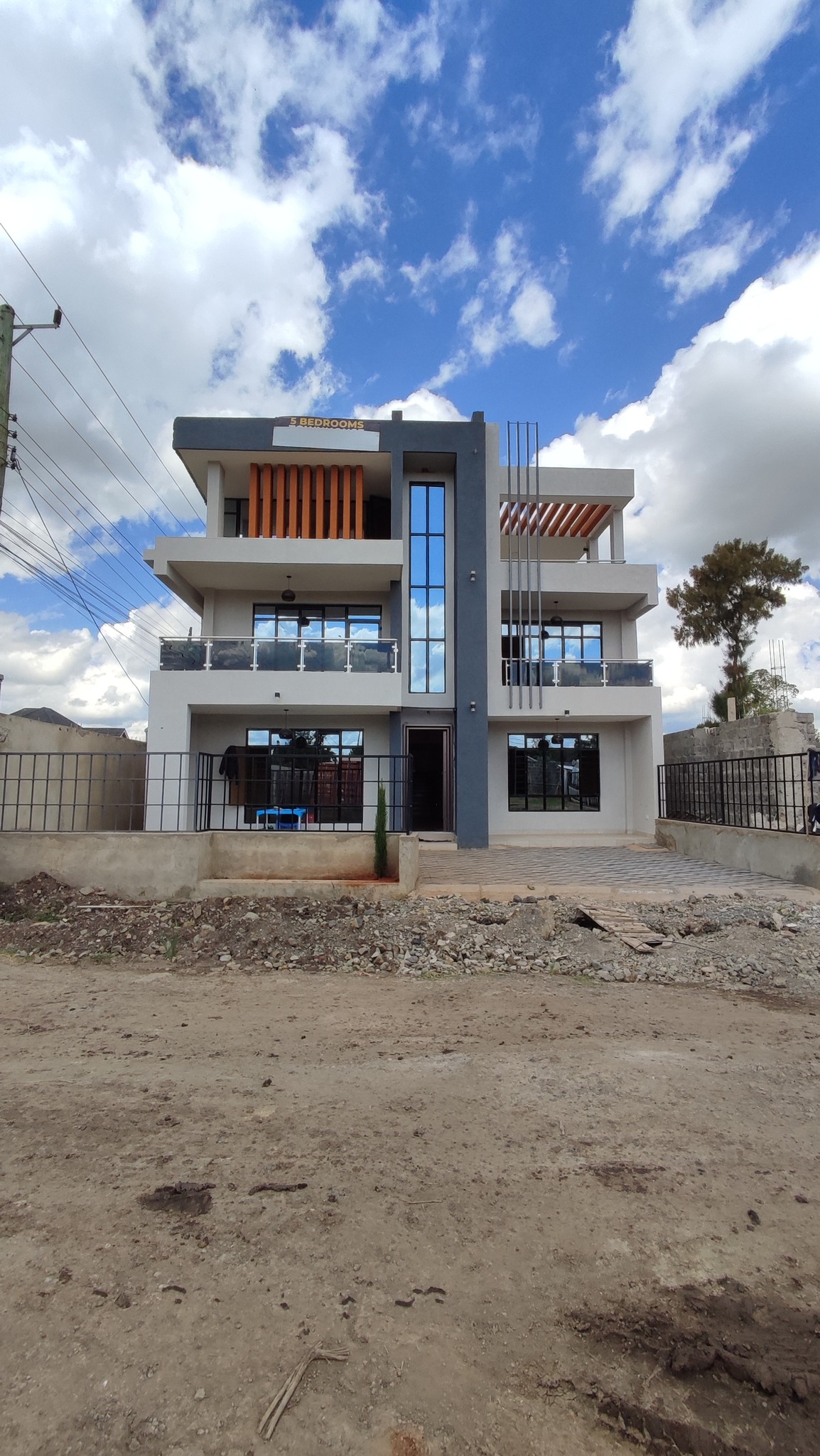 Elegant 5 Bedroom Townhouse Villa For Sale in Kamakis, Ruiru