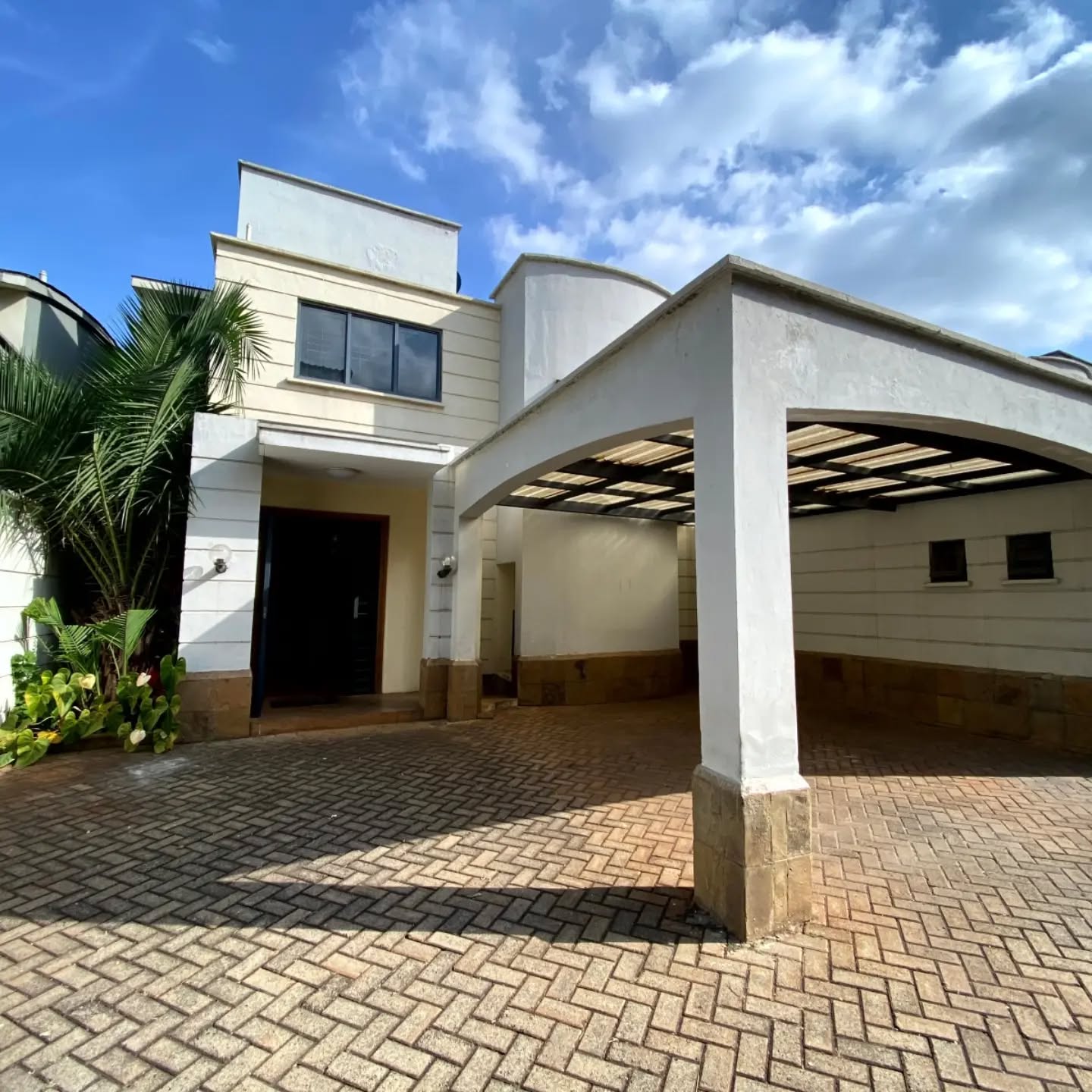 elegant 5 bedroom villa for rent or sale in spring valley