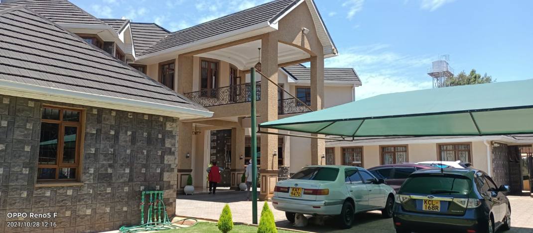 Elegant 6 Bedroom Maisonette For Sale in Old Runda Image