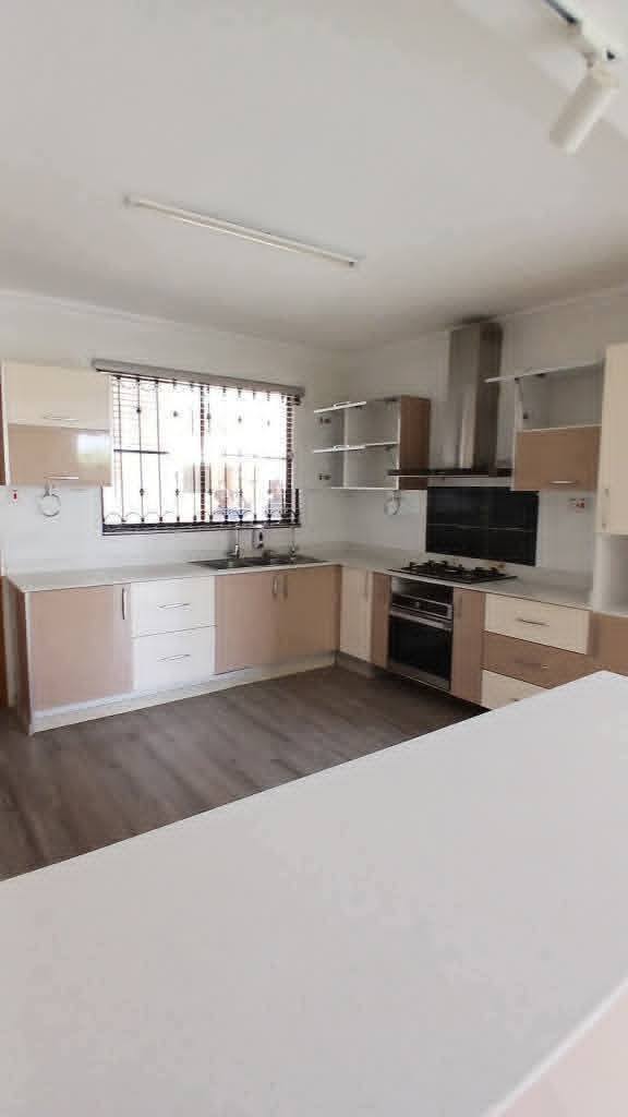 Elegant Five bedroom maisonette plus dsq to rent in Syokimau off Mombasa Road Image