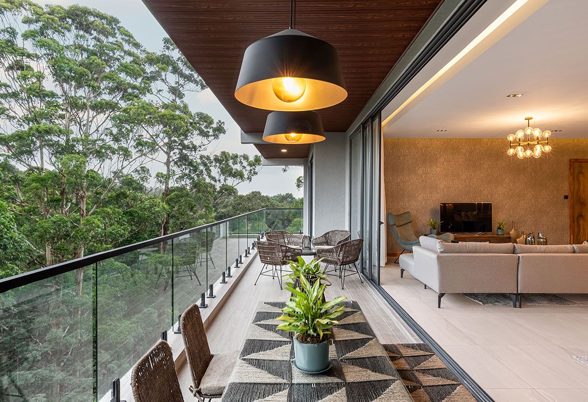 Elegant furnished 4 Bedroom Apartment Ensuite with a DSQ to Let in Spring Valley
