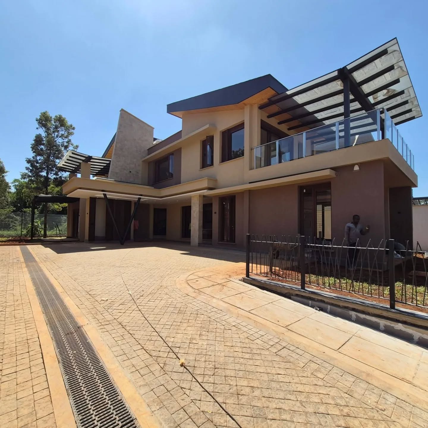 Elegant New 4-Bedroom All-Ensuite Villas with SQ For Sale in Runda