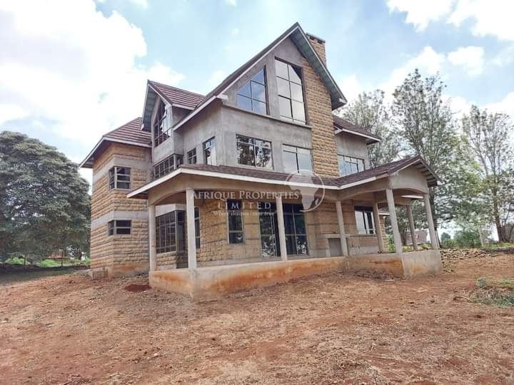 Exclusive 4 Bedroom Maisonnette For Sale in Thika Green, Golf Estate Image