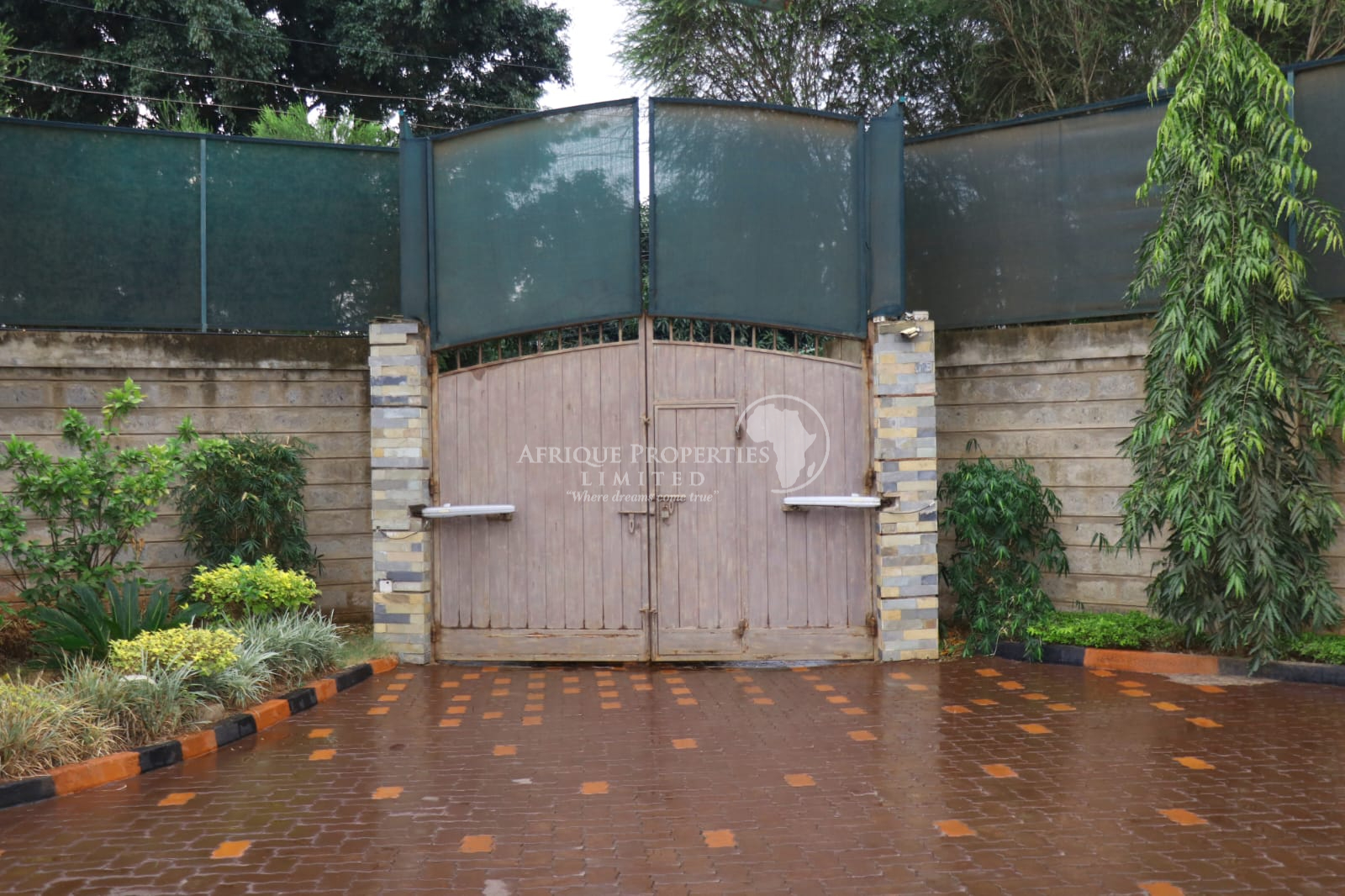 Exclusive 5 Bedroom Maisonette For Sale in Membley Image