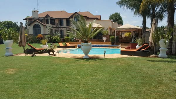 Exclusive 5 Bedroom Maisonette For Sale in Old Runda