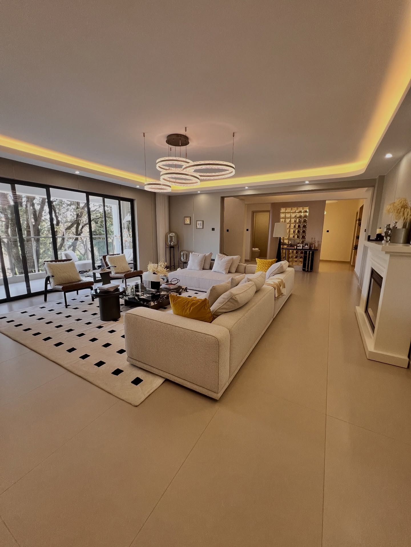 EXCLUSIVE 6 BEDROOM DUPLEX APARTMENT FOR SALE – KILIMANI (OFF NDEMI ROAD)
