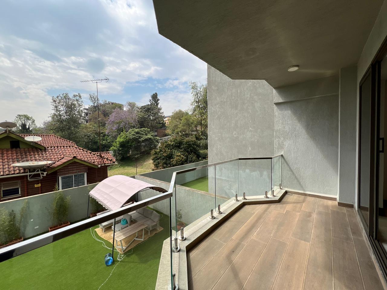 Exclusive, contemporary, modern 2 bedroom all ensuite plus cloakroom with heated swimming pool Image