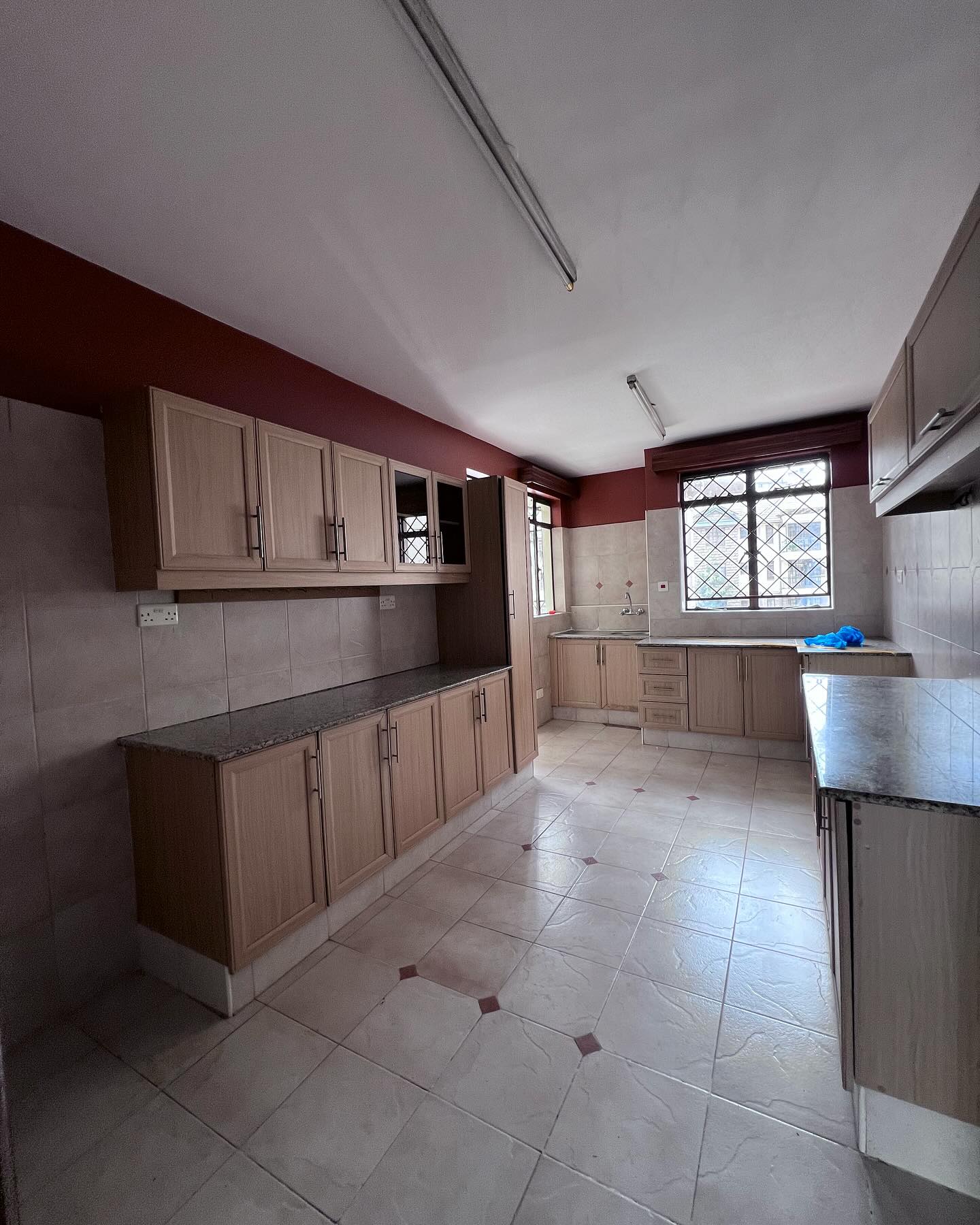 Executive 3 Bedroom Apartment Plus DSQ To Let in Kileleshwa