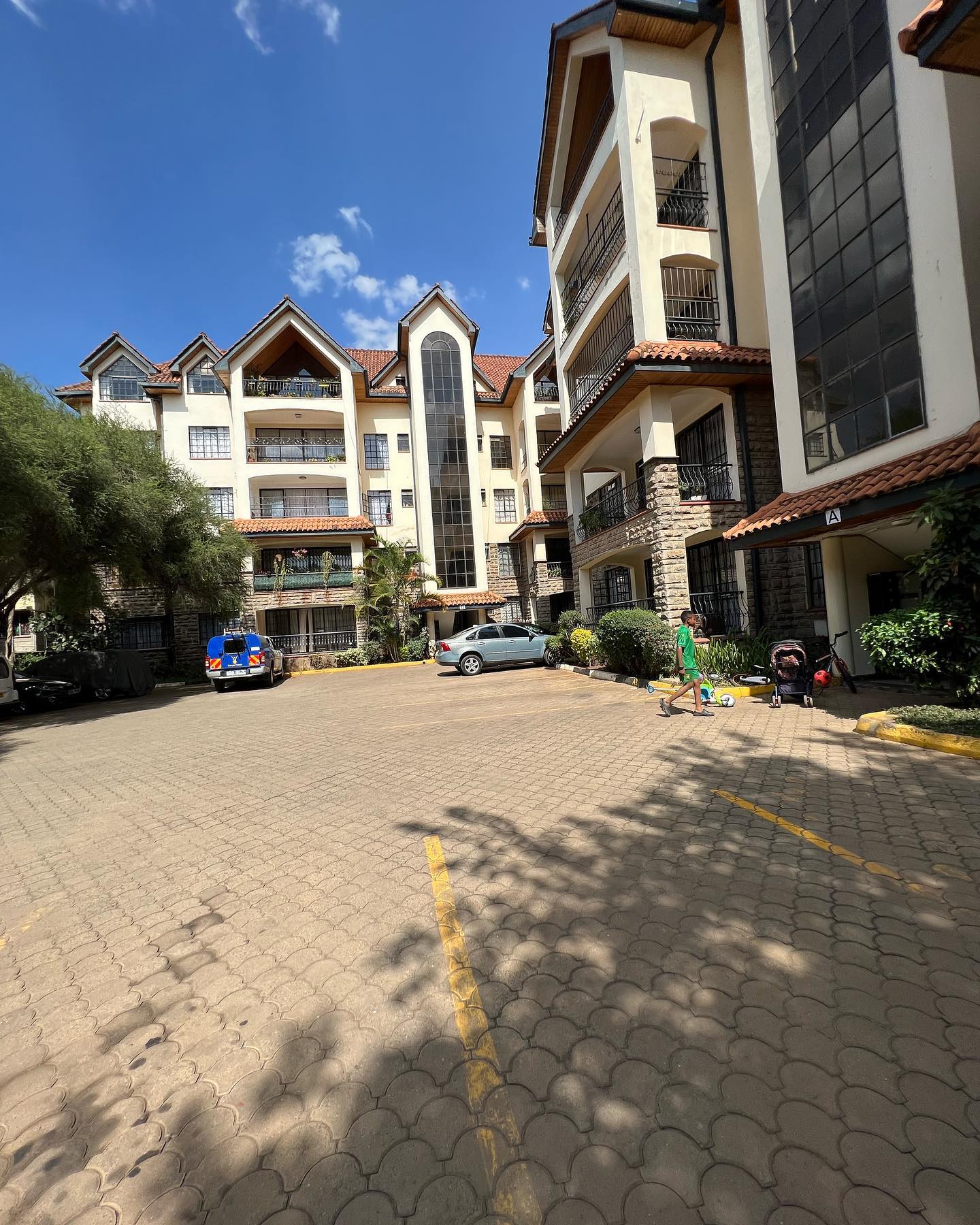 Executive 3 bedroom apartment to let in Kilimani, off denis pritt road