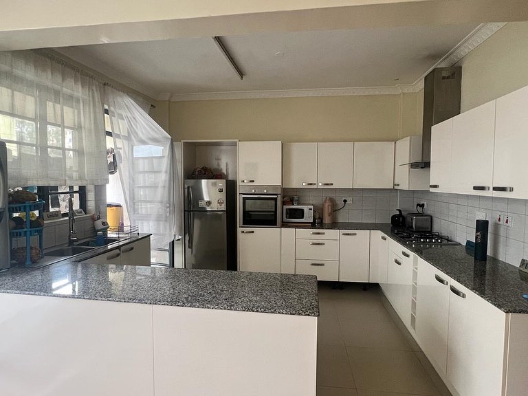 executive 3br all ensuite plus a dsq to let in kileleshwa