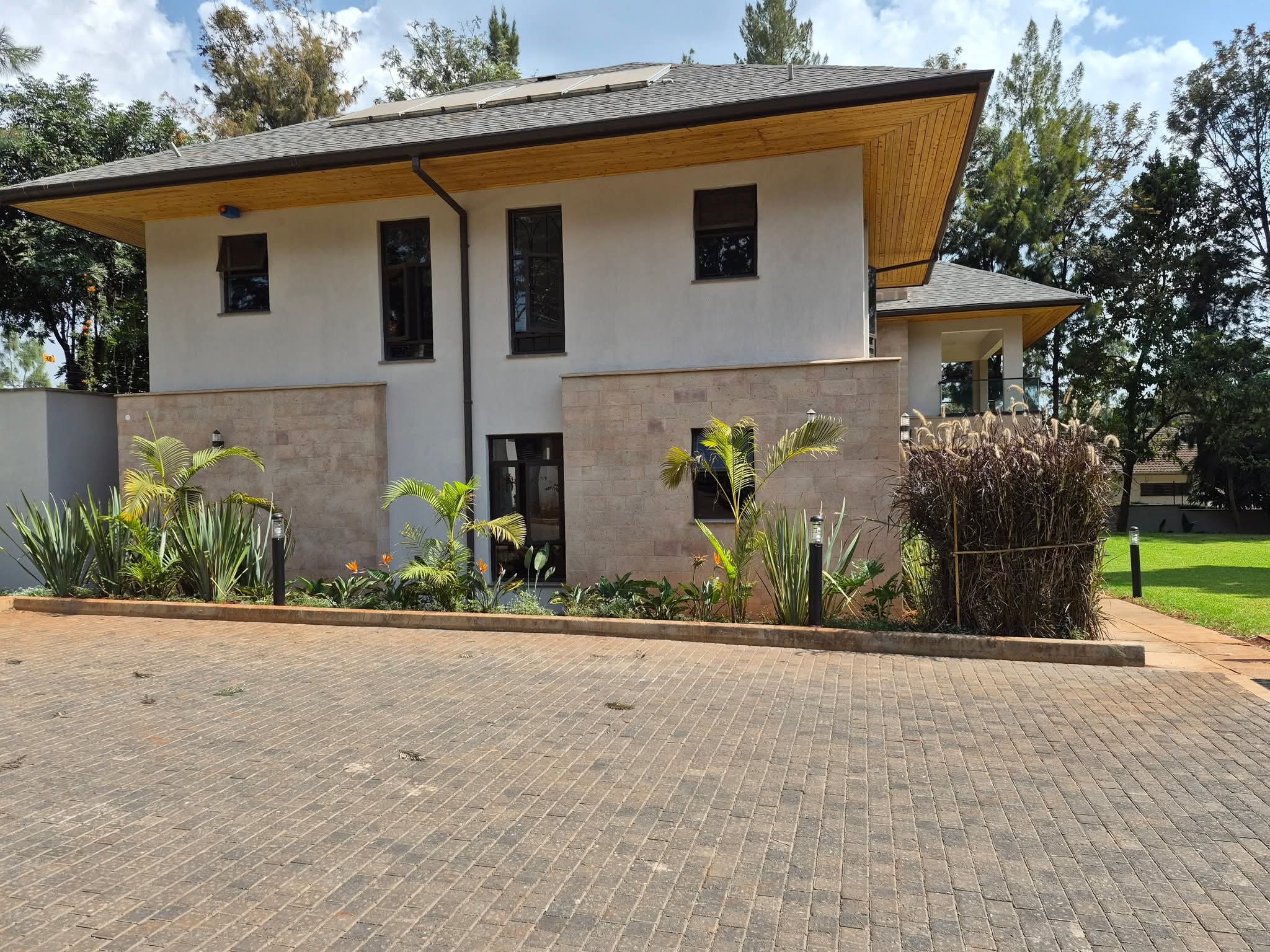 Executive 4 Bedroom Maisonette To Let in Runda