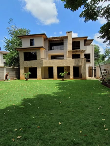 Executive 5 Bedroom Maisonette For Rent in Lavington