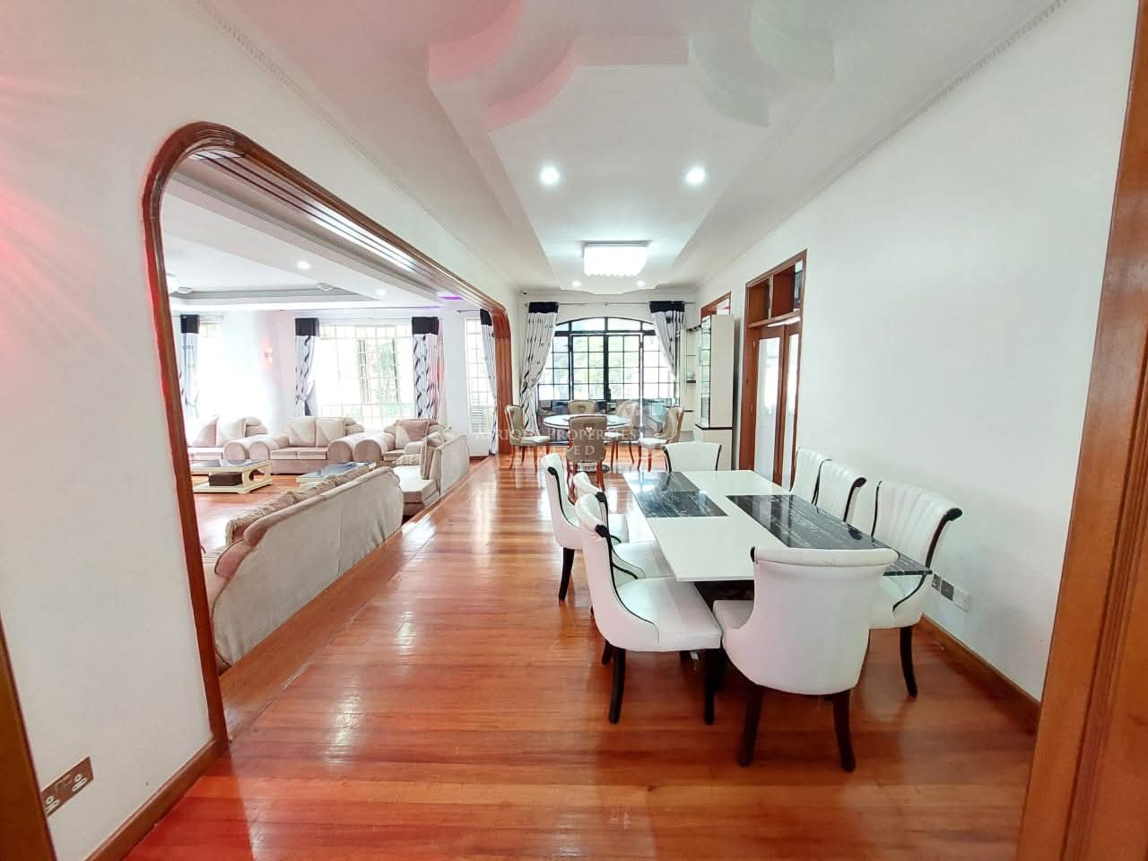Executive 5 Bedroom Maisonette Plus 2 Guest Units For Sale in Thome Image