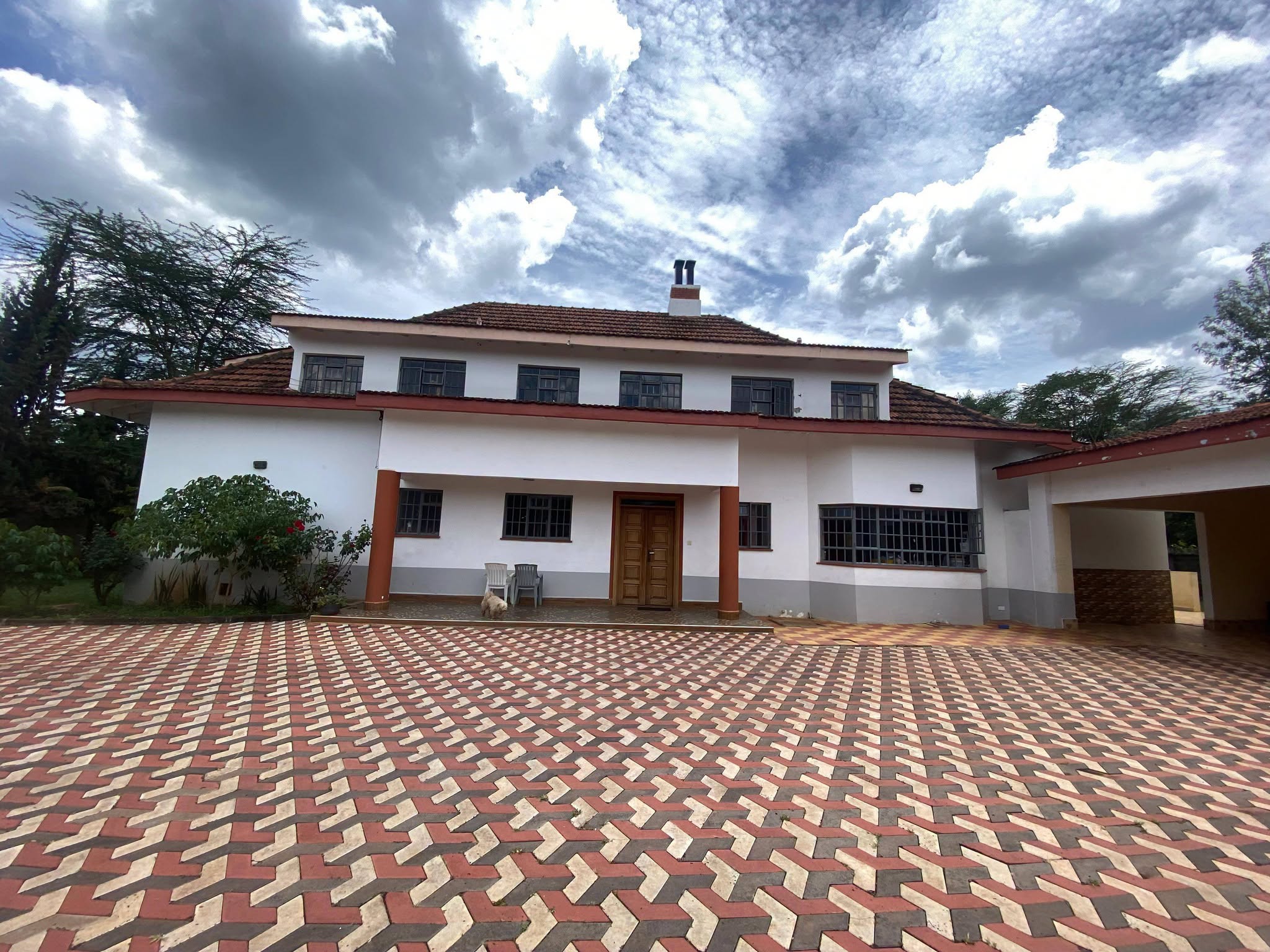 Executive 6-Bedroom Maisonette For Sale in Karen Image