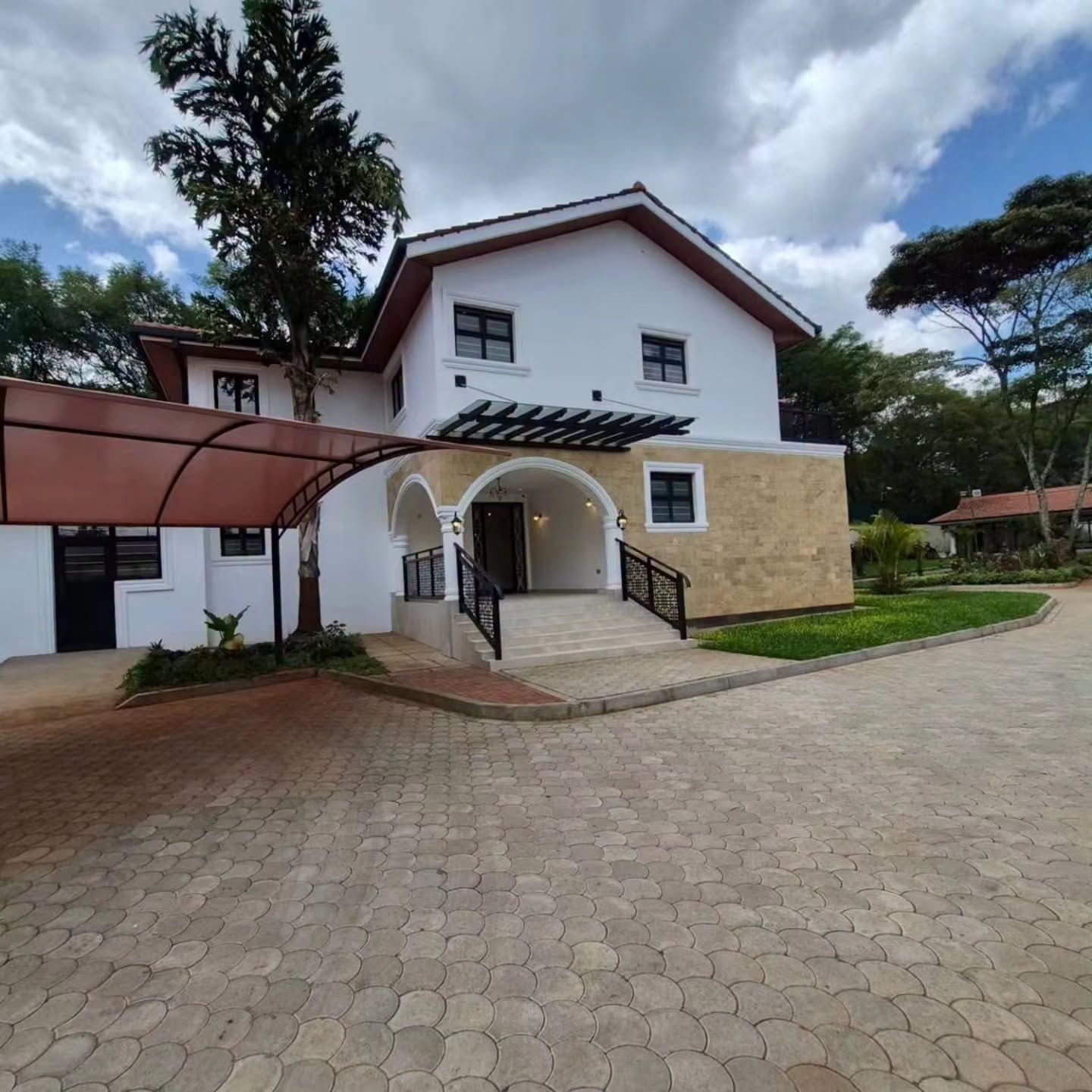 Executive All En-Suite 5-Bedroom maisonette For Sale Old Runda Off Ruaka Road