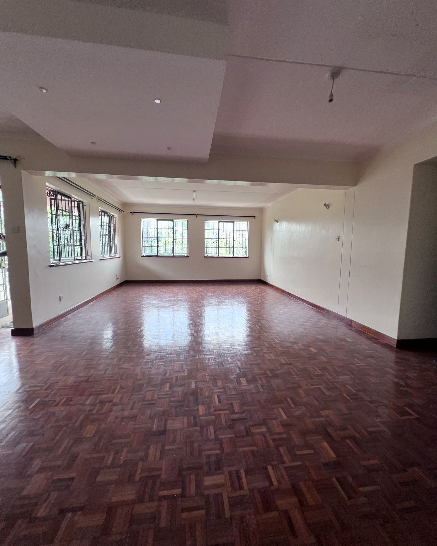 EXECUTIVE THREE BEDROOM APARTMENT TO LET IN KILIMANI