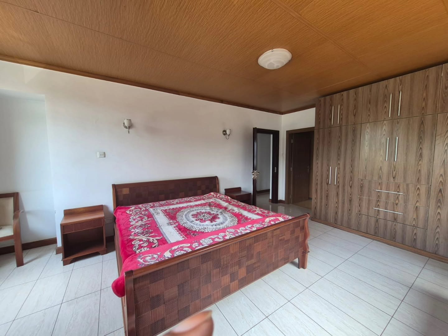 Exquisite 3 bedroom All ensuite apartment to let in kileleshwa Image