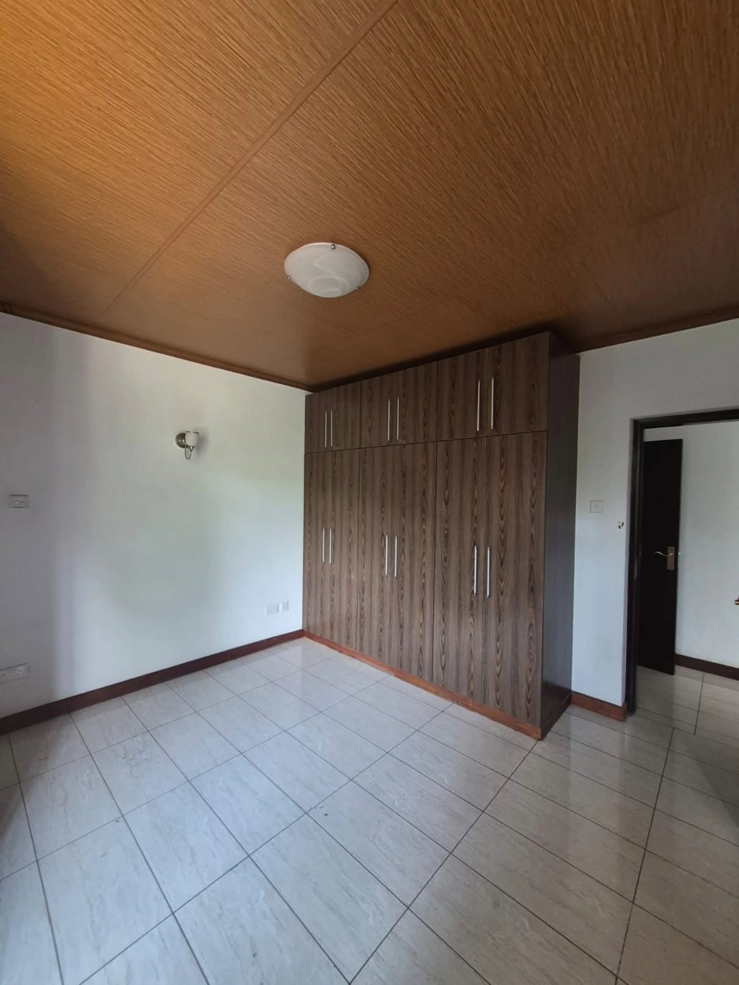 Exquisite 3 bedroom All ensuite apartment to let in kileleshwa