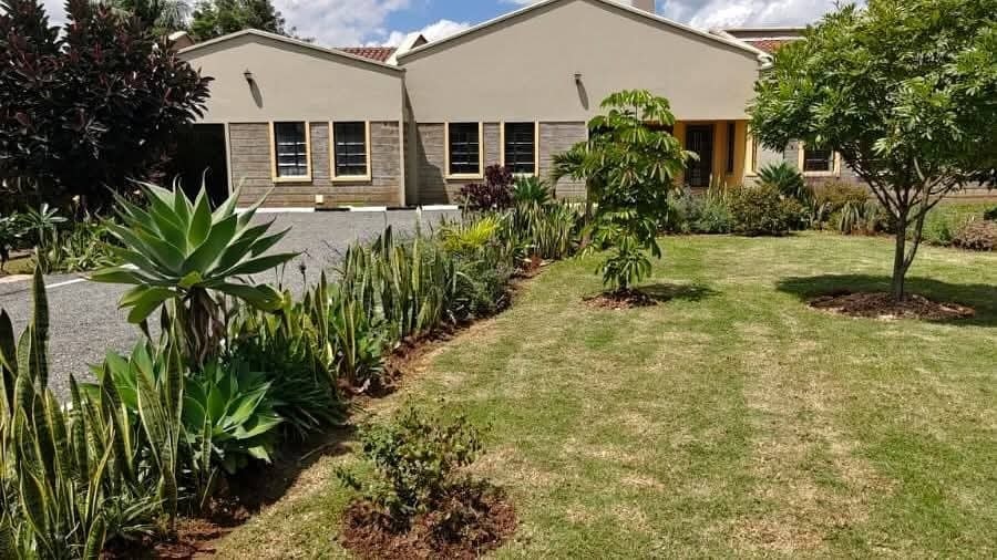 Exquisite 4-Bedroom Bungalow + DSQ  To Let in Karen
