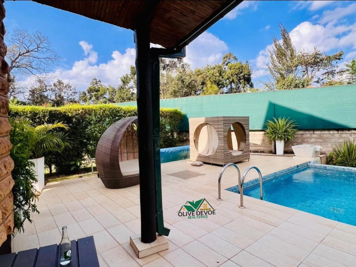 Exquisite 4-Bedroom Villa For Sale in Ridgeways Image