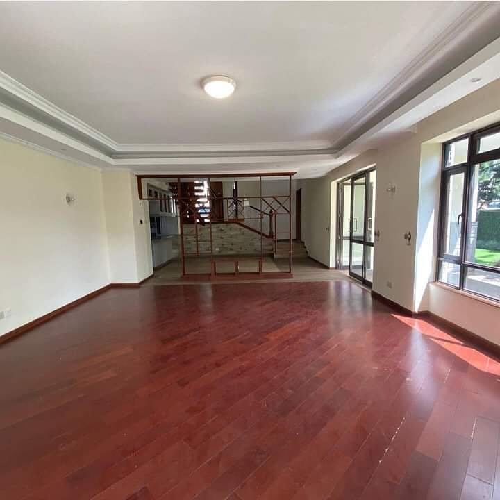 Exquisite 5 Bedroom Maisonette For Sale in Muthaiga Image